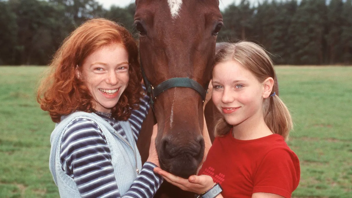 Marleen Lohse und Katharina Wäschenbach in „Die Kinder vom Alstertal“ im Jahr 2001