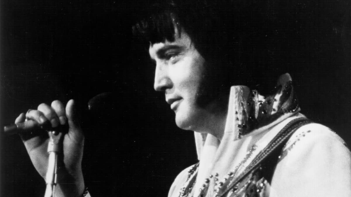 Elvis Presley Tot : Elvis Presley Todesursache Daran Starb Die Musiklegende