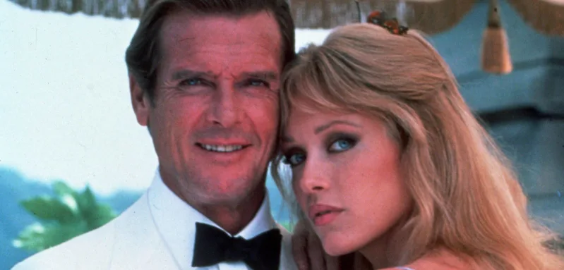 Roger Moore und Tanya Roberts