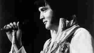 Elvis Presley bei einem Auftritt circa 1975