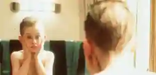 Macaulay Culkin als „Kevin“ in „Kevin - Allein zu Haus“