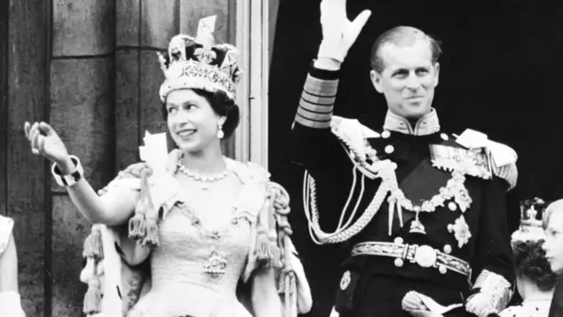 Königin Elisabeth II. und Prinz Philip nach der Krönung