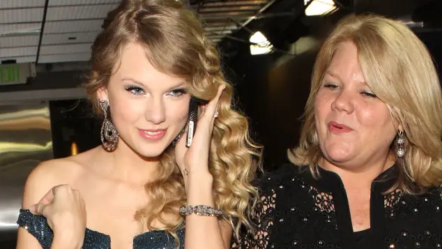 Taylor Swift und ihre Mutter Andrea Swift
