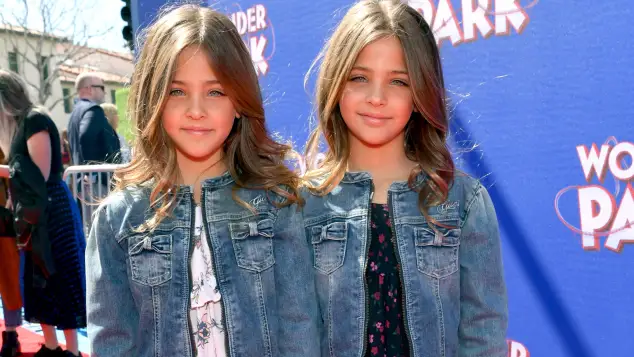 Ava Clements und Leah Clements