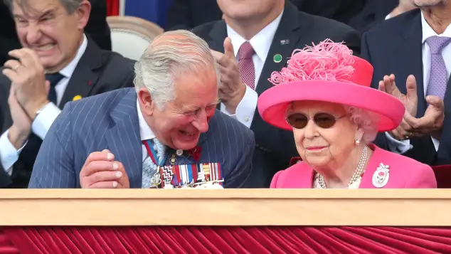Prinz Charles und Königin Elisabeth II