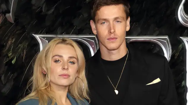 Rose Gray und Harris Dickinson