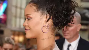 Rihannas Tattoo am Hals hat einen Fehler