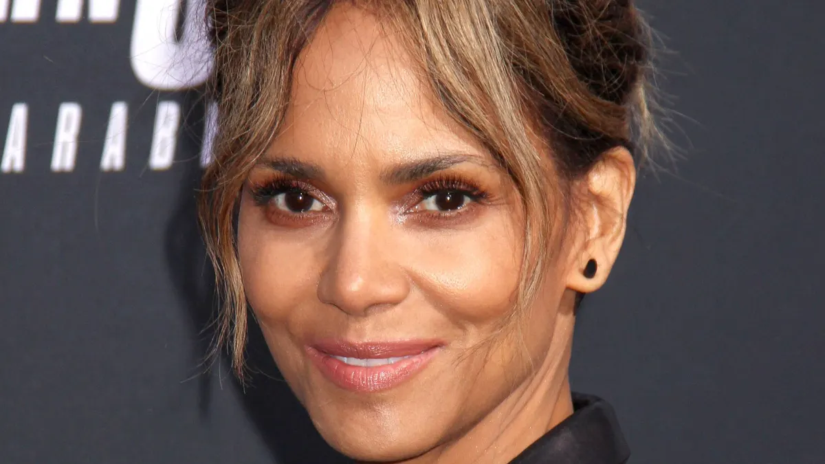 Halle Berry James Bond