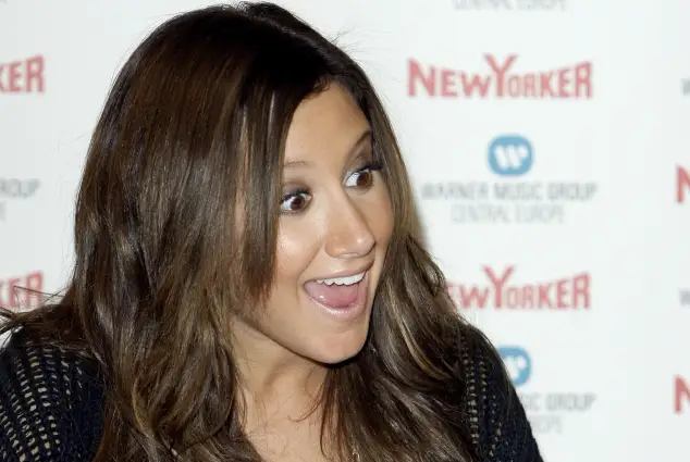 Ashley Tisdale ist Linkshänderin