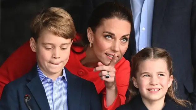 Herzogin Kate mit Prinz George und Prinzessin Charlotte