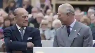 Prinz Philip und Prinz Charles bei einem Besuch in Poundbury am 27. Oktober 2016