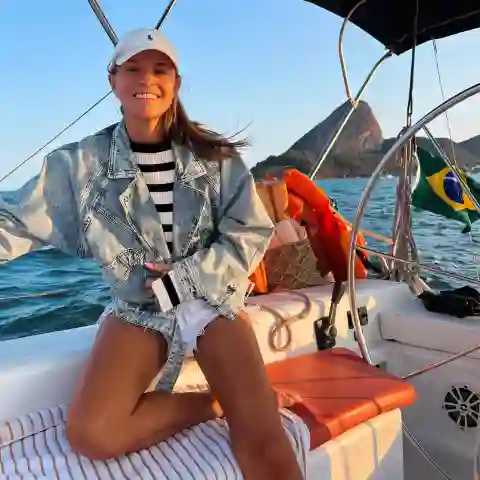 laura wontorra heiß hot hotpants shorts