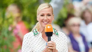 Andrea Kiewel beim „ZDF Fernsehgarten“ am 24. Juni 2018