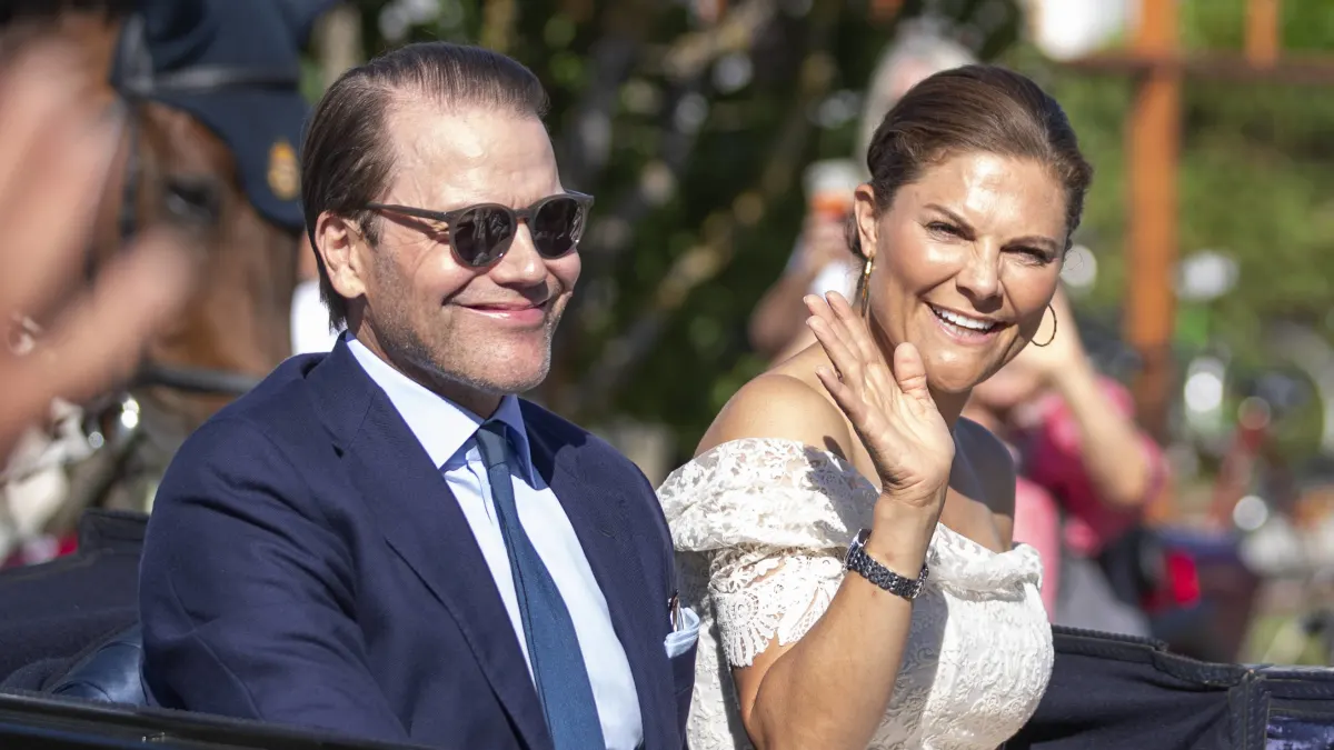 BORGHOLM 20230714 Kronprinsessan Victoria, prins Daniel och barnen prinsessan Estelle och prins Oscar aker vagn i hästko