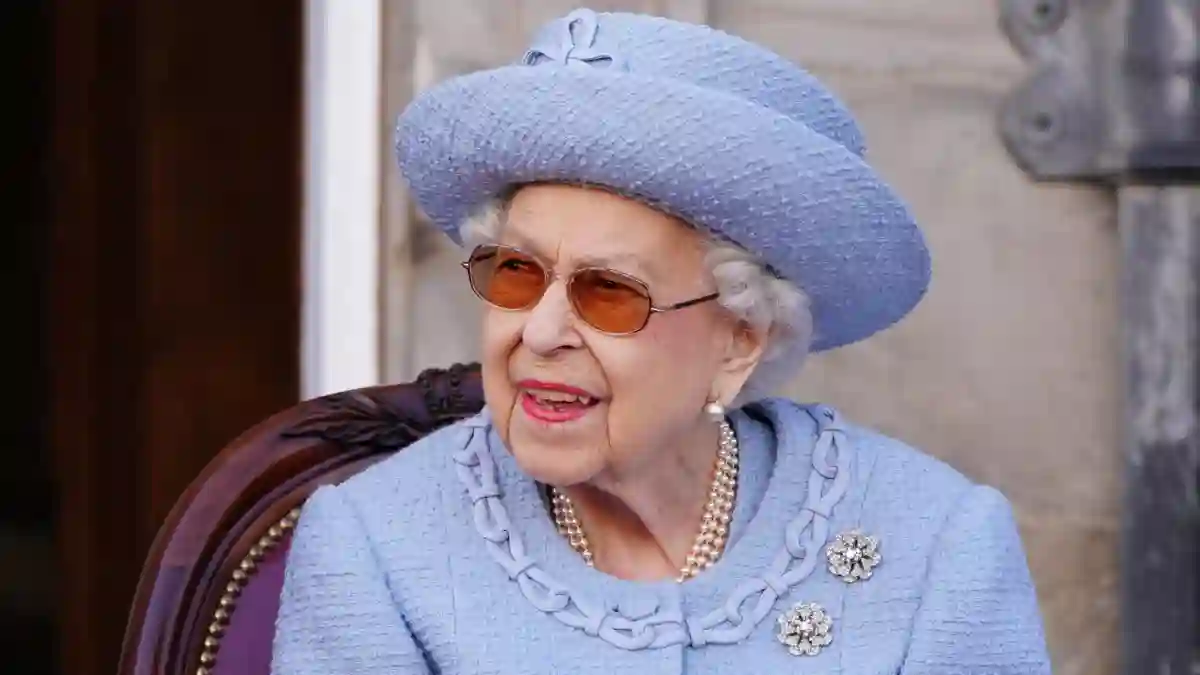 Königin Elisabeth II. bei der Queen's Body Guard for Scotland Reddendo Parade am 30. Juni 2022