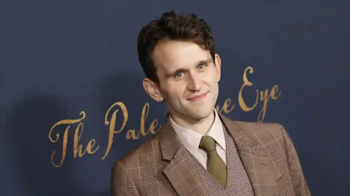 Harry Melling, der in „Harry Potter“ als „Dudley Dursley“ berühmt wurde, auf dem roten Teppich im Dezember 2022