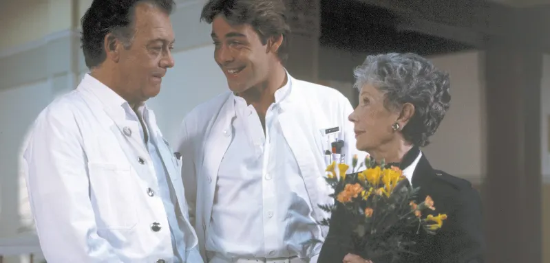 Klausjürgen Wussow, Sascha Hehn und Karin Hardt in der Kultserie „Die Schwarzwaldklinik“