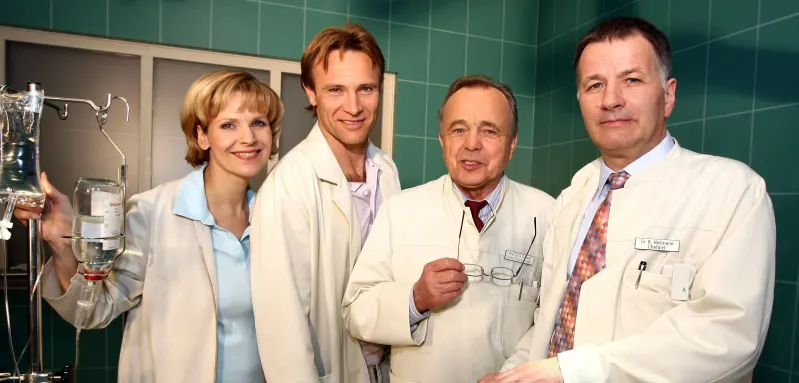 „In aller Freundschaft“ Darsteller Andrea Kathrin Loewig, Bernhard Bettermann, Dieter Bellmann und Thomas Rühmann 2008