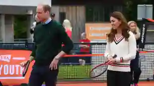 Prinz William und Herzogin Kate beim Tennisspielen mit Schulkindern im Rahmen der Lawn Tennis Lawn Tennis Association's in Edinburgh am 27. Mai 2021
