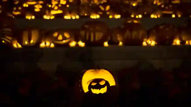 3000 leuchtende Kürbisse in London an Halloween am 31. Oktober 2014