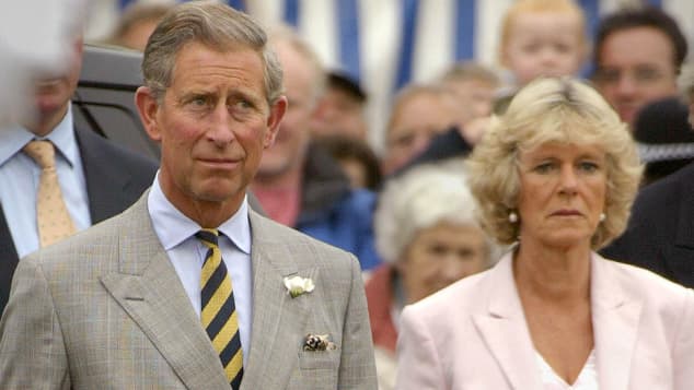 Prinz Charles Und Camilla Zeigen Noch Nie Gesehenes Hochzeitsfoto