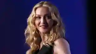 Madonna zeigt OP-Narben