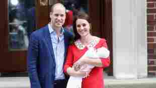 Prinz William und Herzogin Kate mit ihrem neugeborenen Sohn Prinz Louis