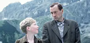 Louis Klamroth und Peter Lohmeyer in „Das Wunder von Bern“