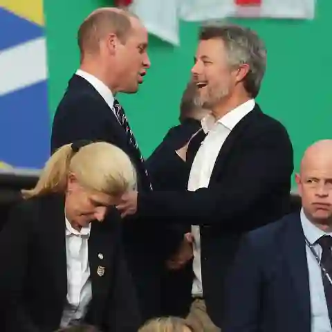Prinz William und König Frederik beim EM-Spiel England gegen Dänemark 2024