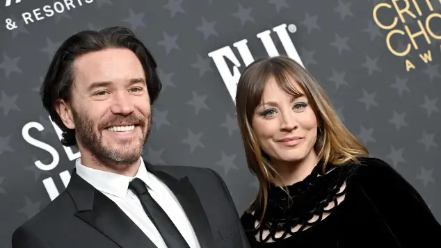 Tom Pelphrey und Kaley Cuoco