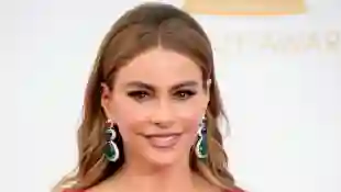 Sofía Vergara auf roten Teppich der Emmy Awards 2013