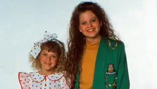 Candace Cameron Bure, Mary Kate Olsen und Jodie Sweetin spielten die drei jungen Töchter in „Full House“ 1988