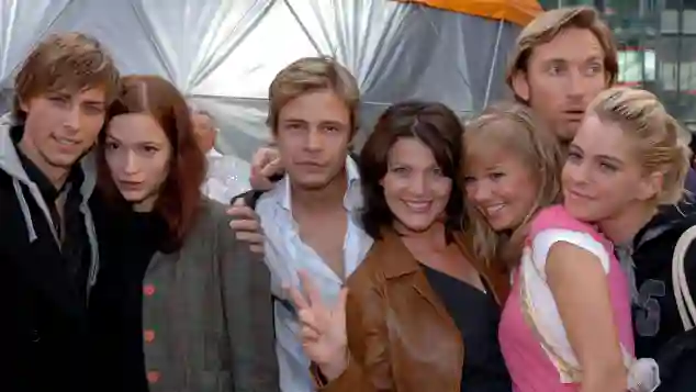 Der GZSZ-Cast von 2005 (von links): Felix von Jascheroff, Uta Kargel, Pete Dwojak, Hanne Wolharn, Katharina Ursinus, Robert Lyons und Jasmin Weber