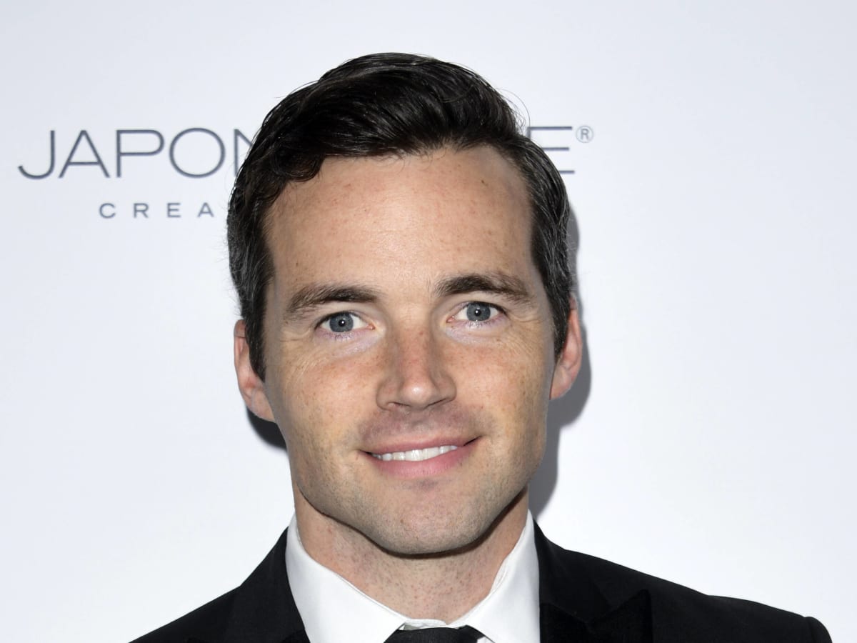 Ian Harding Und Seine Freundin Sophie Hart Haben Geheiratet