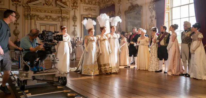 Polly Walker, Nicola Coughlan, Harriet Cains und Bessie Carter