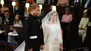 Meghan Markle und Prinz Harry in der Kirche bei ihrer Hochzeit