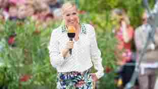 Andrea Kiewel bei der Moderation des „ZDF-Fernsehgarten“ im Juni 2018