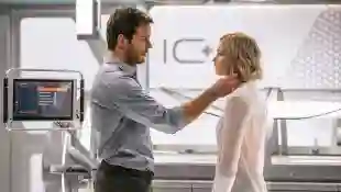 Chris Pratt und Jennifer Lawrence in „Passengers“