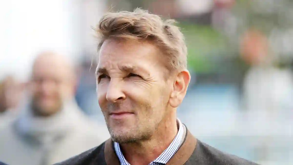 Mark Keller im Trachtenjanker bei einem öffentlichen Auftritt im Oktober 2022