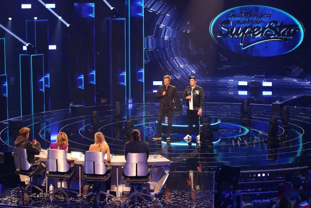 Dieter Bohlen, Ella Endlich, Carolin Niemczyk und Mousse T.: Die DSDS Jury bewertet den Auftritt von Lukas Otte