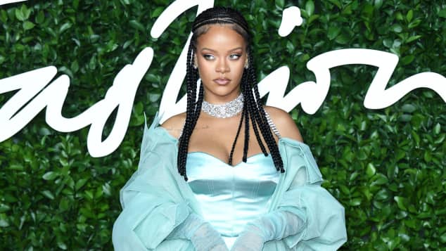 Fans Rasten Aus Rihanna Verdeckt In String Body Nur Das Notigste