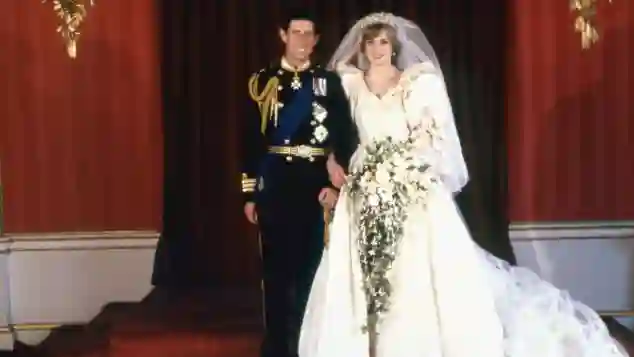 Lady Diana Hochzeitskleid Brautkleid Prinz Charles