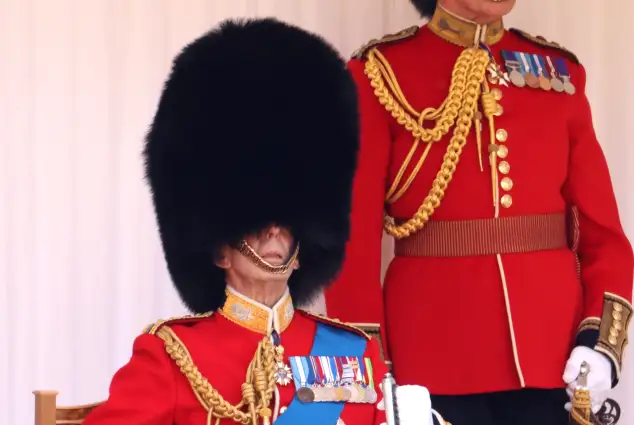 Prinz Edward Herzog von Kent Trooping the Color