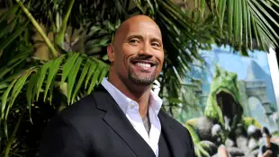 Dwayne Johnson bei der Premiere von „Die Reise zur geheimnisvollen Insel“ am 2. Februar 2012