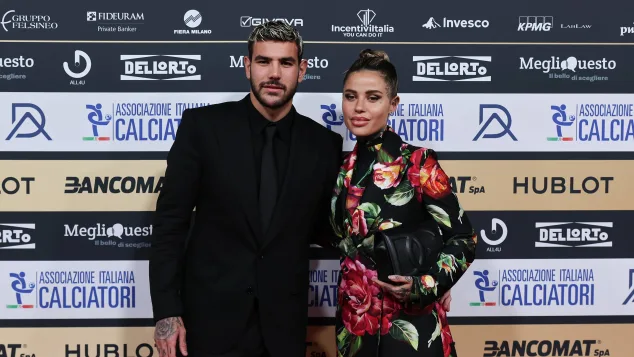 Theo Hernandez und Zoe Cristofoli