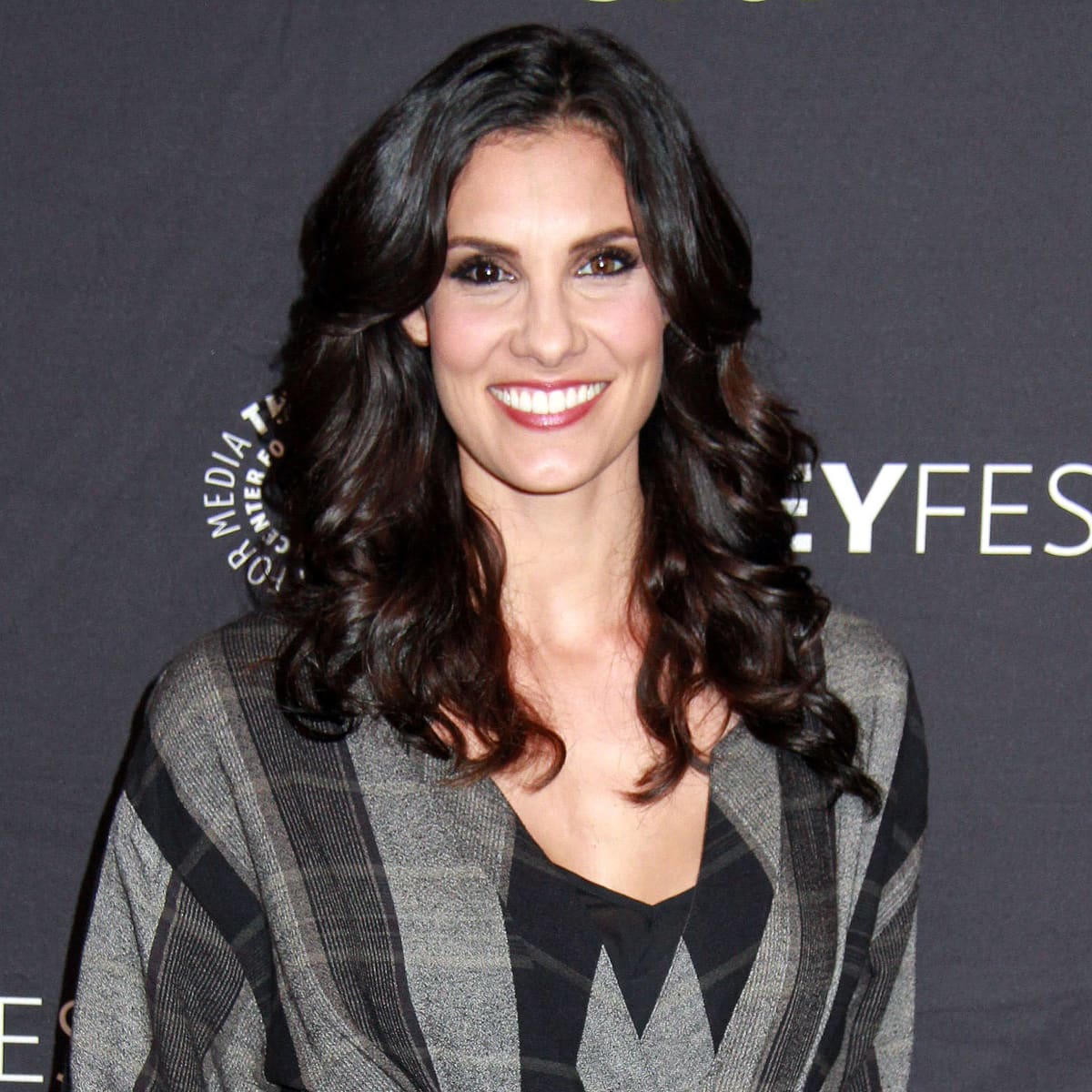 Daniela Ruah / Eurovision 2018 Who Is Daniela Ruah Esctoday Com : Professional life and career daniela ruah started her acting career from her teenage days itself and acted in portuguese.