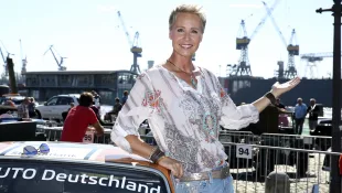 Sonja Zietlow beim Start einer Rallye am Hamburger Fischmarkt, Ich bin ein Star - Holt mich hier raus!, RTL