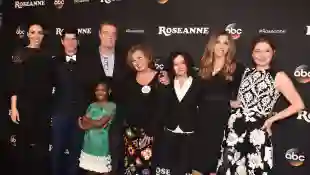 Der „Roseanne“-Cast bei der Premiere der Serie