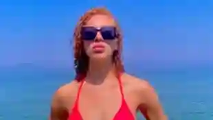 Anna Ermakova im roten Bikini auf Instagram
