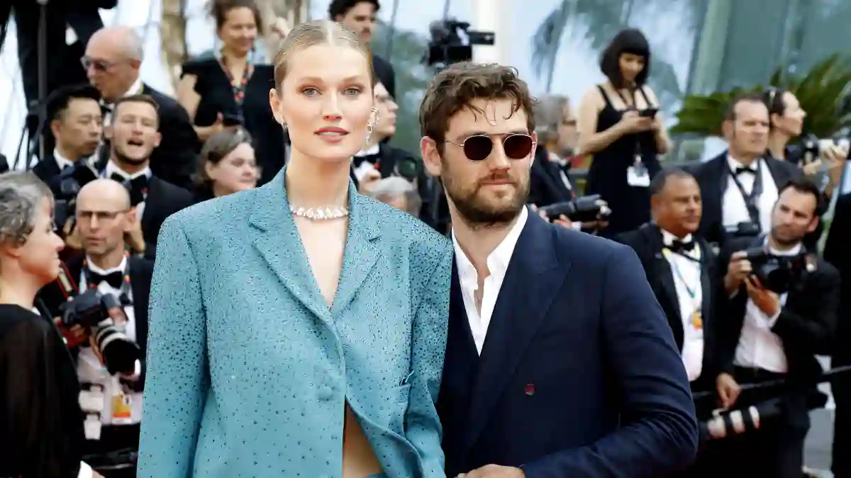 Alex Pettyfer Toni Garrn